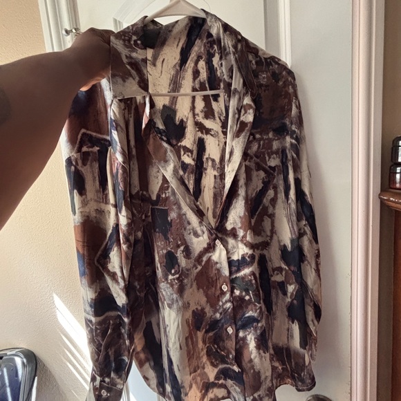 Fashion Nova Earthy Abstract Blouse - Picture 2 of 4